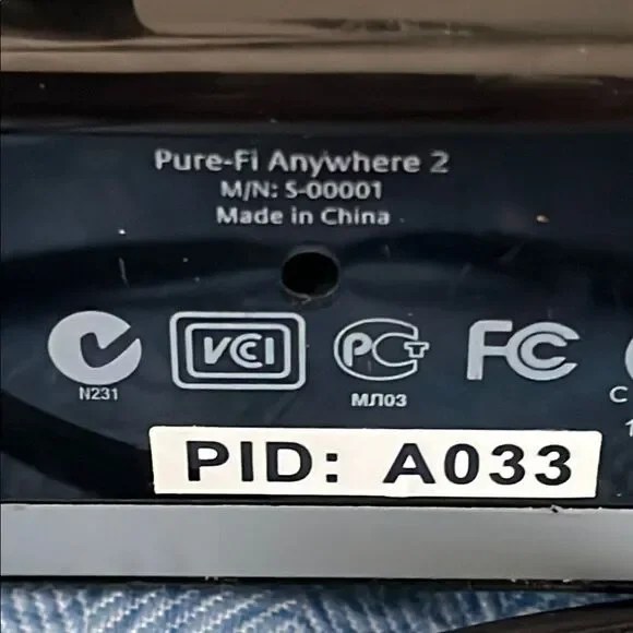 Logitech unit plus remote plus power plus bag to carry it in - Picture 9 of 9